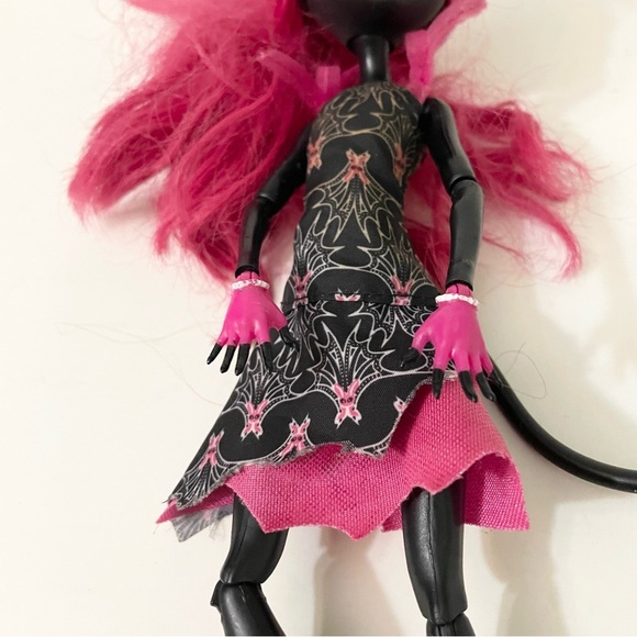 Monster High Catty Noir Doll - Picture 9 of 16